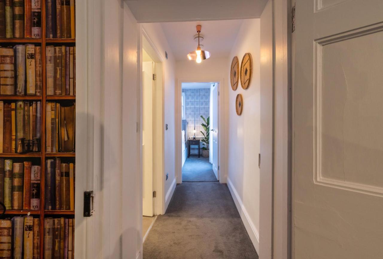 Contemporary Apartment On The Historic Rows Chester Exterior foto